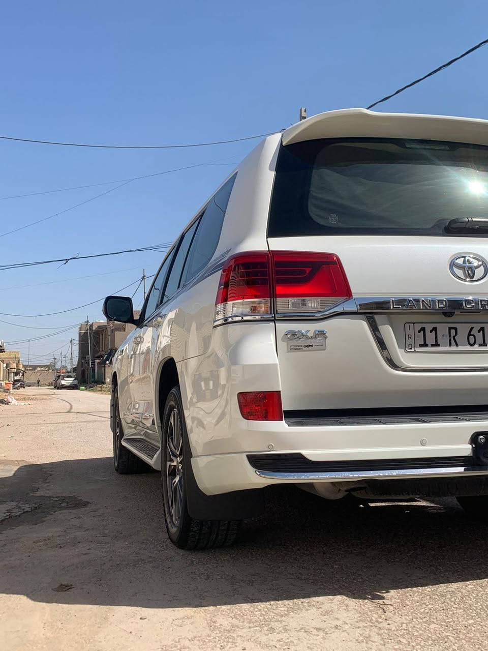 السلام عليكم ورحمة الله وبركاته 
#للبيع 
 لاندكروز  2021 شركات
رقم بغداد / بأسمي تحويل ثاني يوم
سياره جديده في حالة الشركه
مكفوله كفاله عامه من الشخط
مواصفات 
بصمه + تشغيل عن بعد
بصمه ابواب
كشنات عدد 2 كهرباء 
كشنات جلد
مري شفط
داخل بيجي
4 كامرات بدرجه 360
حساسات أماميه خلفيه
فتحه سقف 
ويل + لحيه 2021
محرك  V6
ماشيه 91 الف حقيقي
طفايه
كير دبل ماوس
ثلاث شاشات اندرويد 
صندوق كهرباء 
زراكات
زراك لايت و لايت زنون 
سبير ما نازل
سياره استخدام شخصي
والسياره بيهه سونار
عنوان / بابل / قضاء المحاويل
رقم الهاتف / ***********
