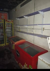 محل جاهز عارضات ورفوف وميوزه للبيع 07850441636