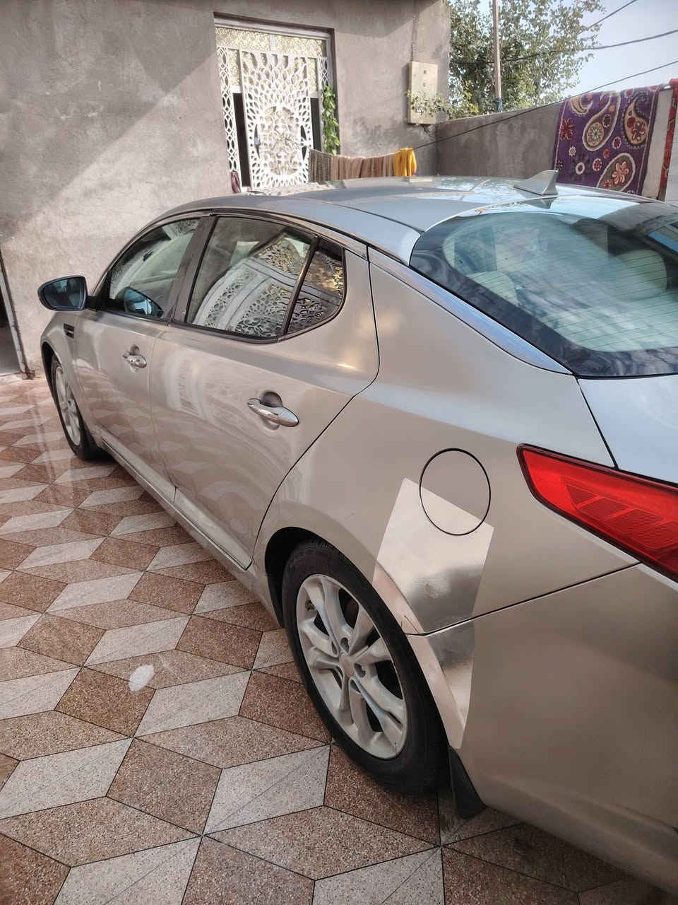 سياره كيا اوبتيما موديل 13 رقم ذي قار تحويل مباشر فول مواصفات ما عدى الفتحه تبديل جاملغ بدون دواخل وبيها رشات صبغ بسيطه تبريد قطعتين ثلج سيارة حلوه مال جناي سنوية للغايه 28 جاهزه من كل شيء العنوان بالناصريه مركز المحافظة الاتصال ***********
