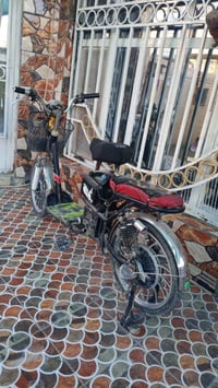 عندي دراجه شحن للبيع 07751506990