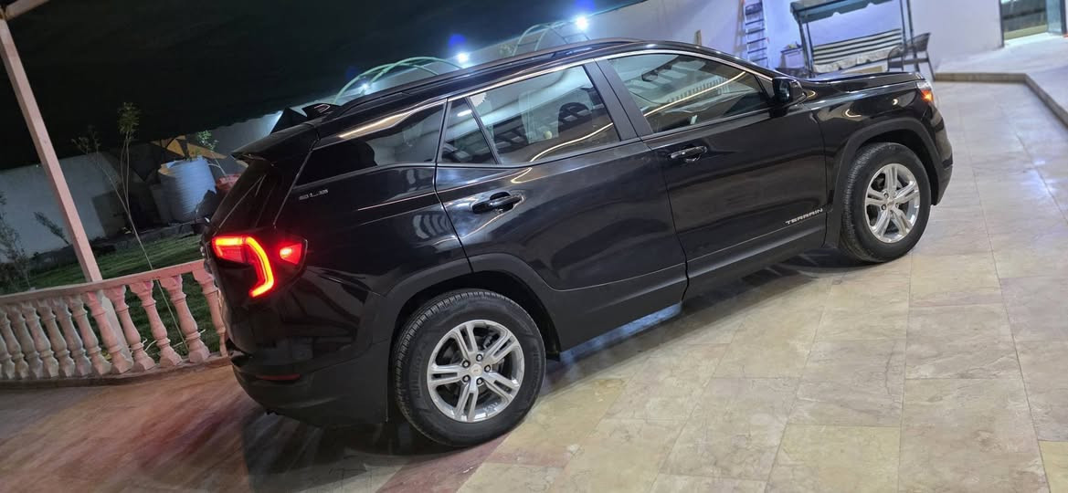 GMC  TERAN 2024 جديدة 
195 بيها مجال - بيع مستعجل 
فول عدى الفتحه 
بدون ايرباك
جي ام سي تيران 2024  
الحادث /  بدون تبديل ايشي  السياره ليبل واحد فقط صبغ جاملغ خلفي +  ربع باب خلفي عكس السايق 
المواصفات
1-اللون اسود
2-فئهSLE 
3-ويل حجم 18
4-فور ويل 
5-بصمة أبواب مع بصمة تشغيل 
6-ويل كب 
7-كشنات مخمل / حضن رياضي
8-كشنات هيتر  كامل
9-تبريد أمامي خلفي 
10-شاشه كبيره 
11-رادار امامي مانع تصادم 
12-تحديد مسار 
13-كشاف ضباب 
14-وقوف ذاتي
15-كامره خلفيه 
صندوق كهرباء
تحكم كشنات كهرباء
هاند بريك بصمه
16-ماشيه 25000 
بحالة الوكاله التصليح ب دبي  درجة اولى
17-محرك 1500T تيربو 
وباقي المواصفات المعروفه


**إذا كنت صاحب هذا الإعلان وتريد حذفه لأي سبب، رجاءا أرسل رسالة إلى الدعم الفني**