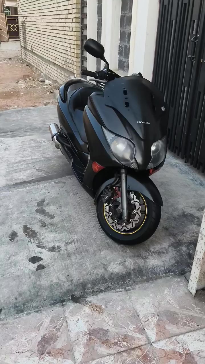 شباب دراجه فورزه صفر 10 للبيع لدراجه مكفوله مكينه وكير  لكفرات نضيفه بس نقص لتريشه ليسره هم موجوده بس طاكه من نص حبايب لدراجه مسويلها ادامه كلها من كلجات امامي وخلفي وبلك جديد ودهن جديد ومي راديتر كامله مكمله ترايك وين متريد لسعر 15 ورقه وبيها مجال للشراي مكاني بغداد ابو غريب للتصال *********** متواجد عل ماسنجر
