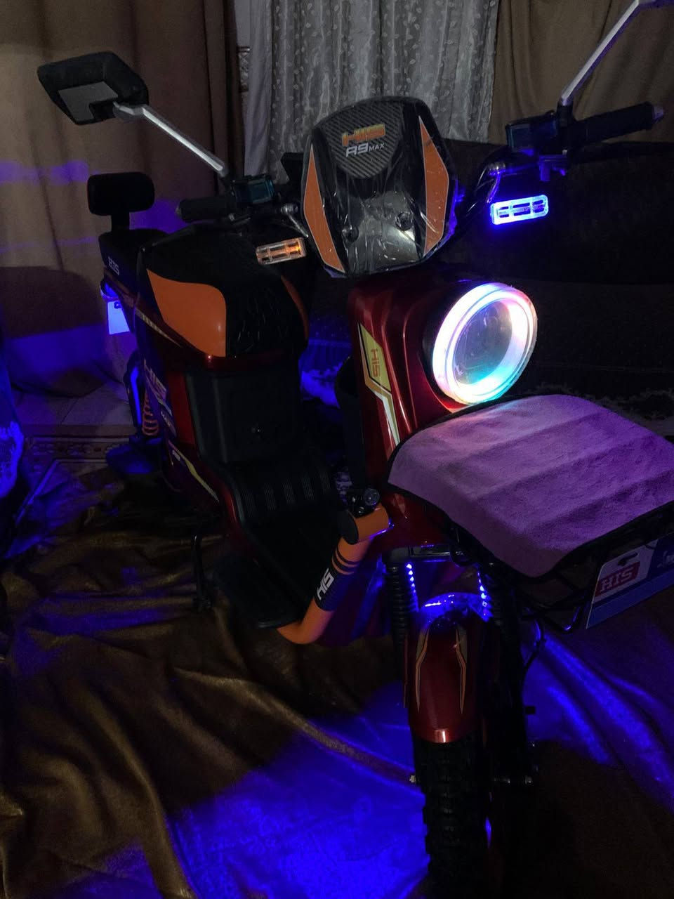 سلام عليكم
دراجه شحن  R9MAX موديل 2026
للبيع دراجه نضيفه ومامستعمله هواي سعره750وبيه مجال
مكاني بغداد شهداء البياع
تحب تتواصل هذا رقمي ***********
او تراسل عل خاص
