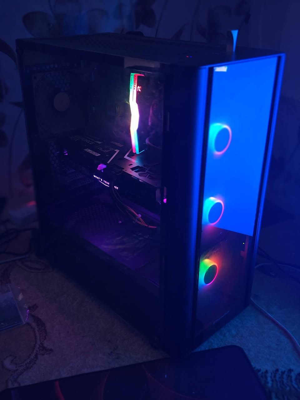 کەیسی گەیمینگ بێکێشە و خاوێن
٦٦٠$ معامەلە 

GPU: RTX 3070 8GB 3fan
CPU: Intel Core i5-11400
Motherboard: MSI H510M-A PRO
RAM: T-Force DDR4 16GB (8x2) 3600MHz
Case: Thermaltake V250 TG ARGB
Storage HDD: Seagate Barracuda 1TB SATA
Storage SSD: XPG M.2 256GB SX8100NP
PSU: THERMALTAKE 550W+80


**إذا كنت صاحب هذا الإعلان وتريد حذفه لأي سبب، رجاءا أرسل رسالة إلى الدعم الفني**