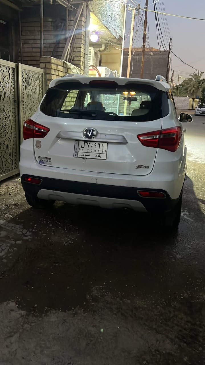 Changan CS35
* اللون: أبيض
* نوع السيارة: SUV عائلية
* محرك اقتصادي وقوي
* جير أوتوماتيك
* دفع أمامي
* شاشة معلومات
* كاميرا خلفية
* حساسات أمامية وخلفية
* تحكم بالسكان
* نظام صوت ممتاز
* تكييف ثلج ❄️
* إنارة LED
* جنوط ألمنيوم
* زجاج كهربائي
* مرايا كهربائية
* داخلية نظيفة ومرتبة
* السيارة استخدام شخصي وحالتها ممتاز

٢٠١٩
سعر ١١ وبيه مجال
***********
