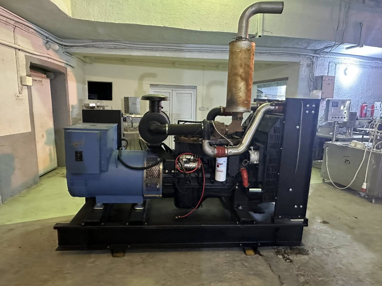 السلام عليكم مولده 250 كيفي كمنز 114شرط الحمل وضمان شاشه اوتو حمايه فول تشغيل واطفاء ذاتي راديتر حجم كبير العنوان النجف الاشرف السعر 60 ورقه ***********
