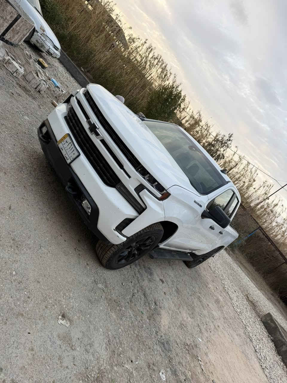 السلام عليكم سلفرادو للبيع او مراوس السعر 220 موديل 2021 محرك 8 سياره جديده وجاهزه من كلشي حادثه جاملغ وبنيد عنوان السياره واسط الزبيديه ***********
