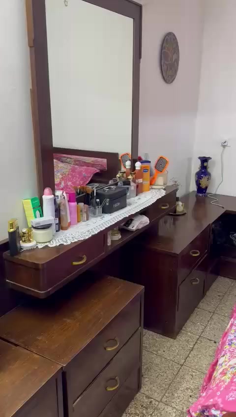 سلام عليكن غرفه نوم خشب صاج نضيفه مثل ما بلفديو مابيها اي ضرر درجه اولى تفصال كنتور ملحق سعر ٥٠٠ وبيها مجال


**إذا كنت صاحب هذا الإعلان وتريد حذفه لأي سبب، رجاءا أرسل رسالة إلى الدعم الفني**