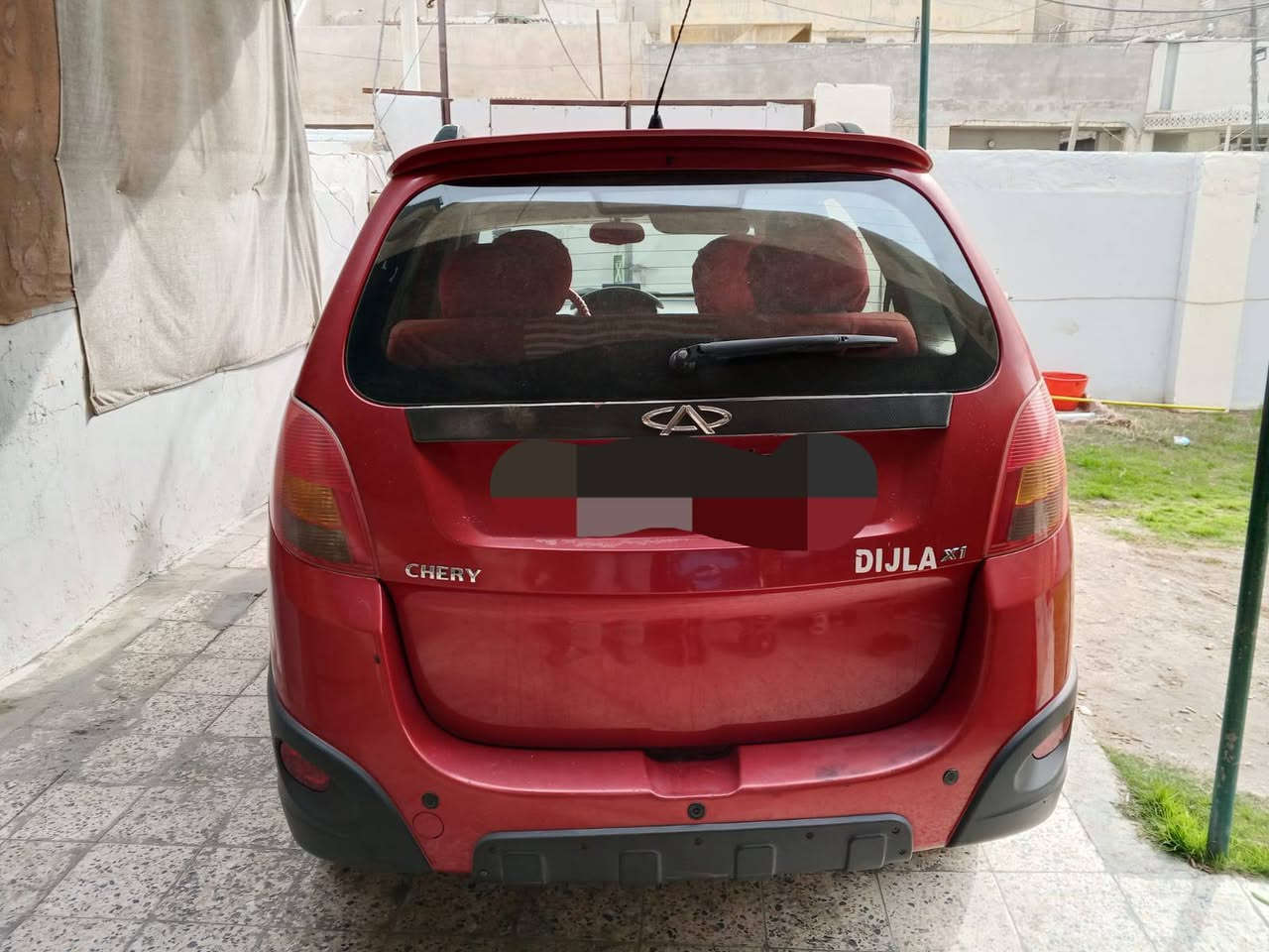 سلام عليكم 
سياره شيري X1
رقم بغداد انكليزي 
سياره بلاديه مكفوله من الضربه والصبغ تتفئه وتبريد شغال موديل 2014كير ومكينه بلادي وتخم تاير جديد سياره بسمي تحويل ثاني يوم السياره حره ما مطلوبه السعر 55ورقه وبيه مجال اتصال *********** مكاني الامين الثانيه
