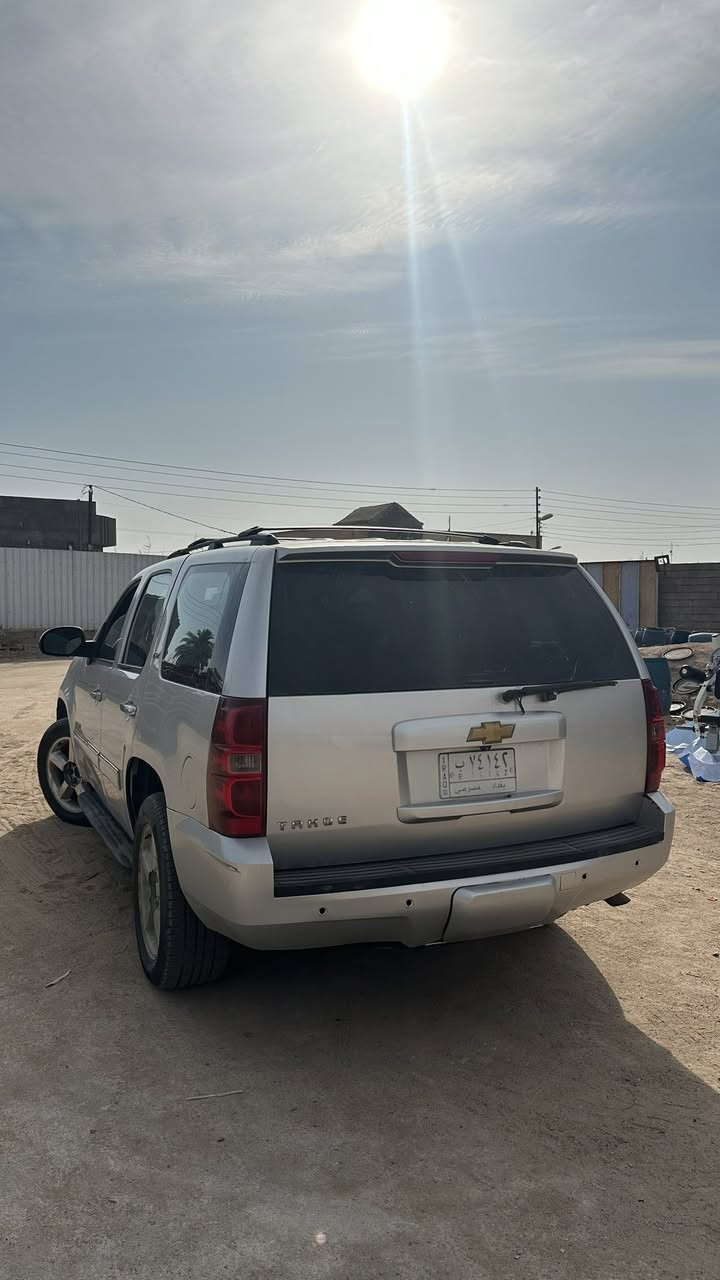 تاهو 2010 LTZ
كامل المواصفات 

شاشة وكاميرا اصليات 

شاشه بالسقف 

صندوق كهربائي

كشنات ملكي 

وهواي مواصفات معروفه بيها 

السياره وراد امريكي  

السيارة مصبوغه صبغ عام 

مكان السياره البصرة الهارثة
رقم  ***********
فقط اتصال غير متواجد عل الفيس
