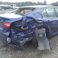 كامري وارد امريكي • ٢٠١٨ • ضرر خلفي