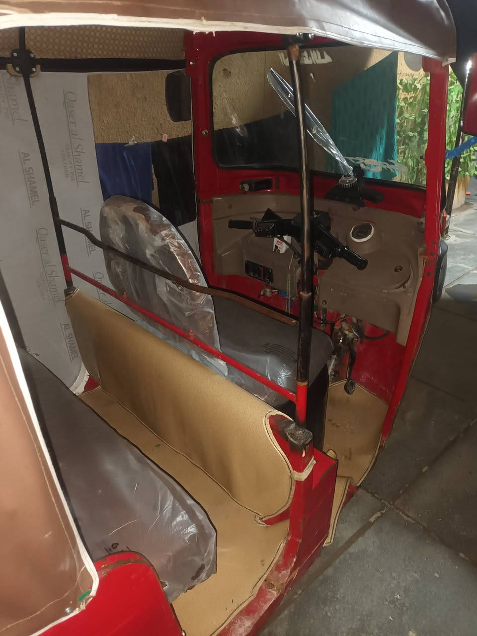 تكتك للبيع ١٧ أوراق كامله بوشه وبستم مكينه مال ٢٠ مكاني  بغداد تخم تايرات دبلات كلشي مابيها كبل للشغل سعر اربع ملايين وبيها مجال ***********
