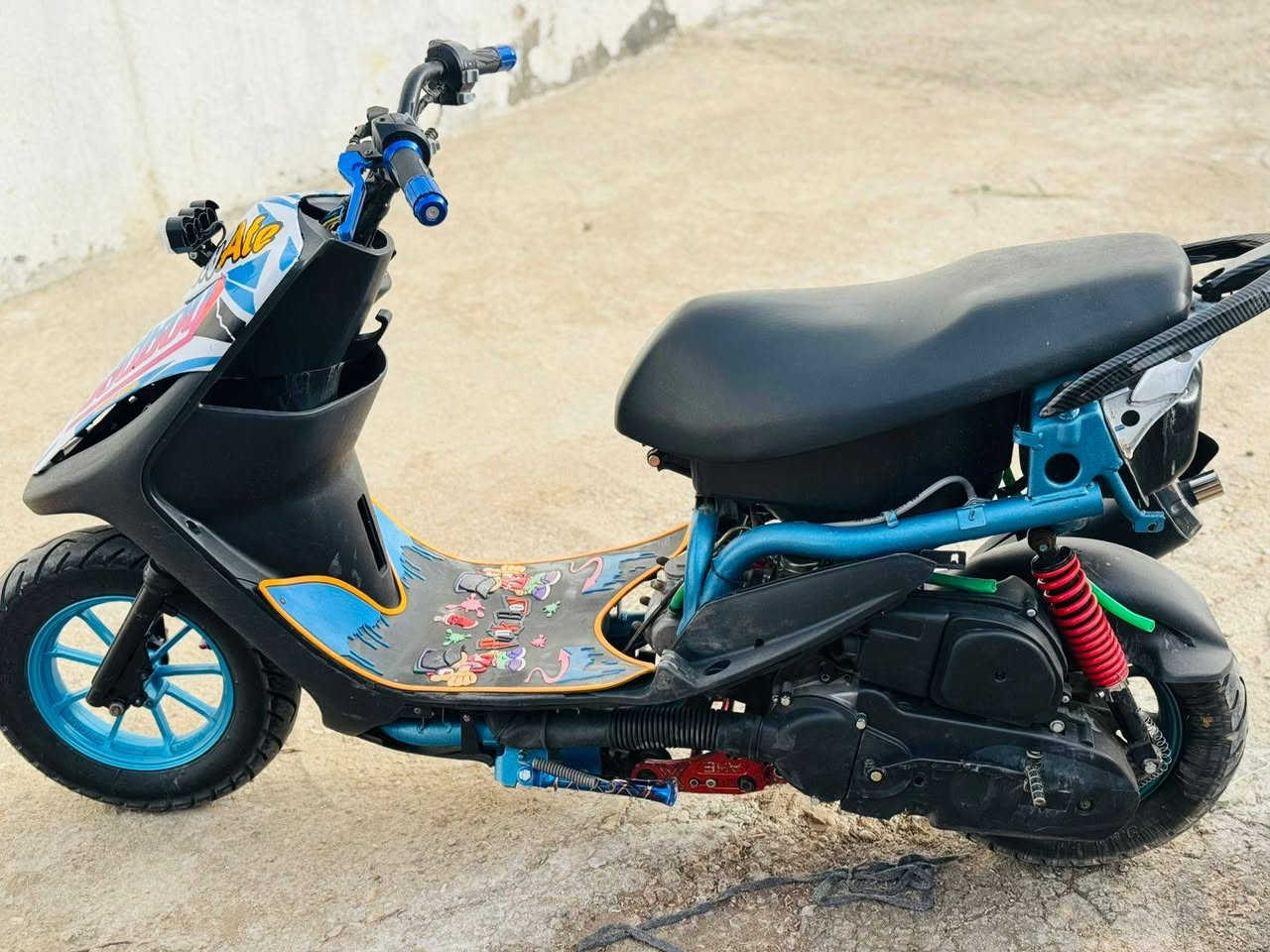 متاح دراجة ماكس عدله بوشه 55 دراجة مبدلة فقط بوشة دراجة مزوده وتعديل كلشي شغال بيها رايدها 600 الف وبيها مجال  مكان بصرة الهارثة واتساب ***********
