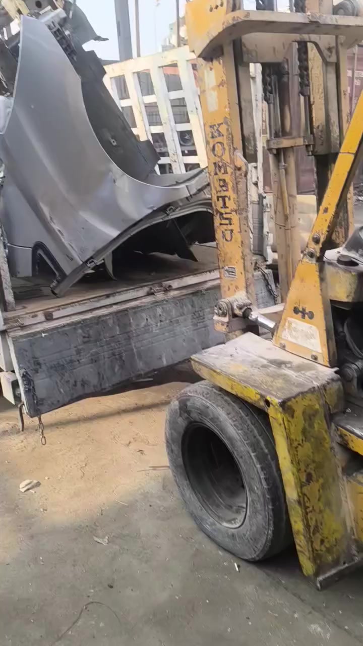 سلام عليكم شوكيه للبيع 3طب كوماتسو للاستفسار الاتصال ***********
