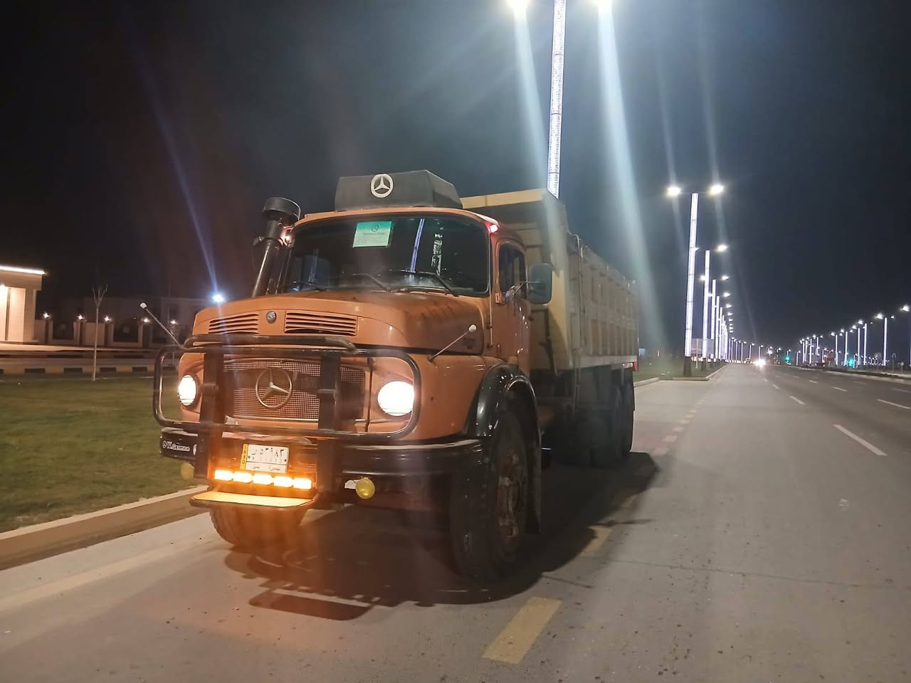 سلام عليكم اقجم للبيع موديل ٨٢ شاصي بلادي مامطول محرك سوبر كير ١٦٠ مجموعة جيف ١٨ الهتف*********** هتف ***********
