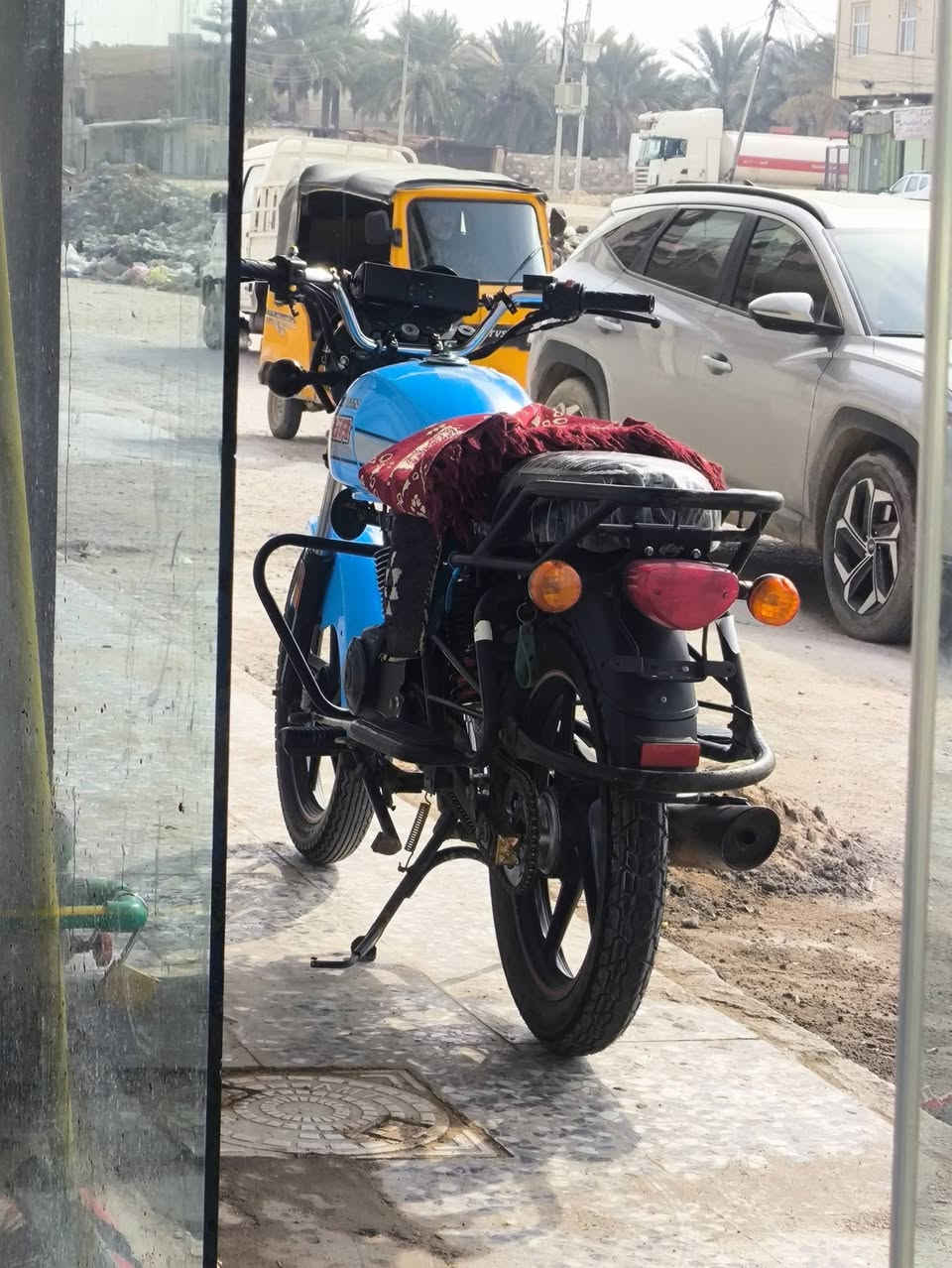 سلام عليكم عندي دراجه البيع مثل ما معروضه كدامكم الدراجه تعبان عليه اليحب يشتريه يتصل عليه اوهذه رقمي ***********/*********** ونشاله ماقصر وياكم،، مكينه 150،، الدراجه حلوه
