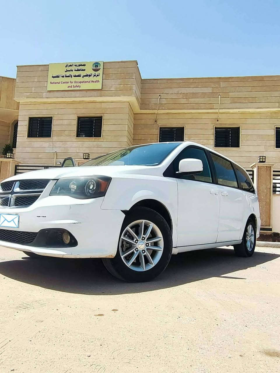 ‼️بيع مستعجل……
السلام عليكم دوج كرفان للبيع موديل 2018  رقم بابل جديد الإنكليزي سياره بسمي تحويل مباشر  حادثه جاملغ اليمين  وبنيد سياره بيه دحجه خفيفه بالحجل ماشيه 90 وقابله للزياده ابواب +جنطه ميكانيك تشغيل عن بعد كراسي منفصله سياحي لايت عدسات LED سعر 160 وبيه مجال مكان حله الاستفسار على الرقم ***********
