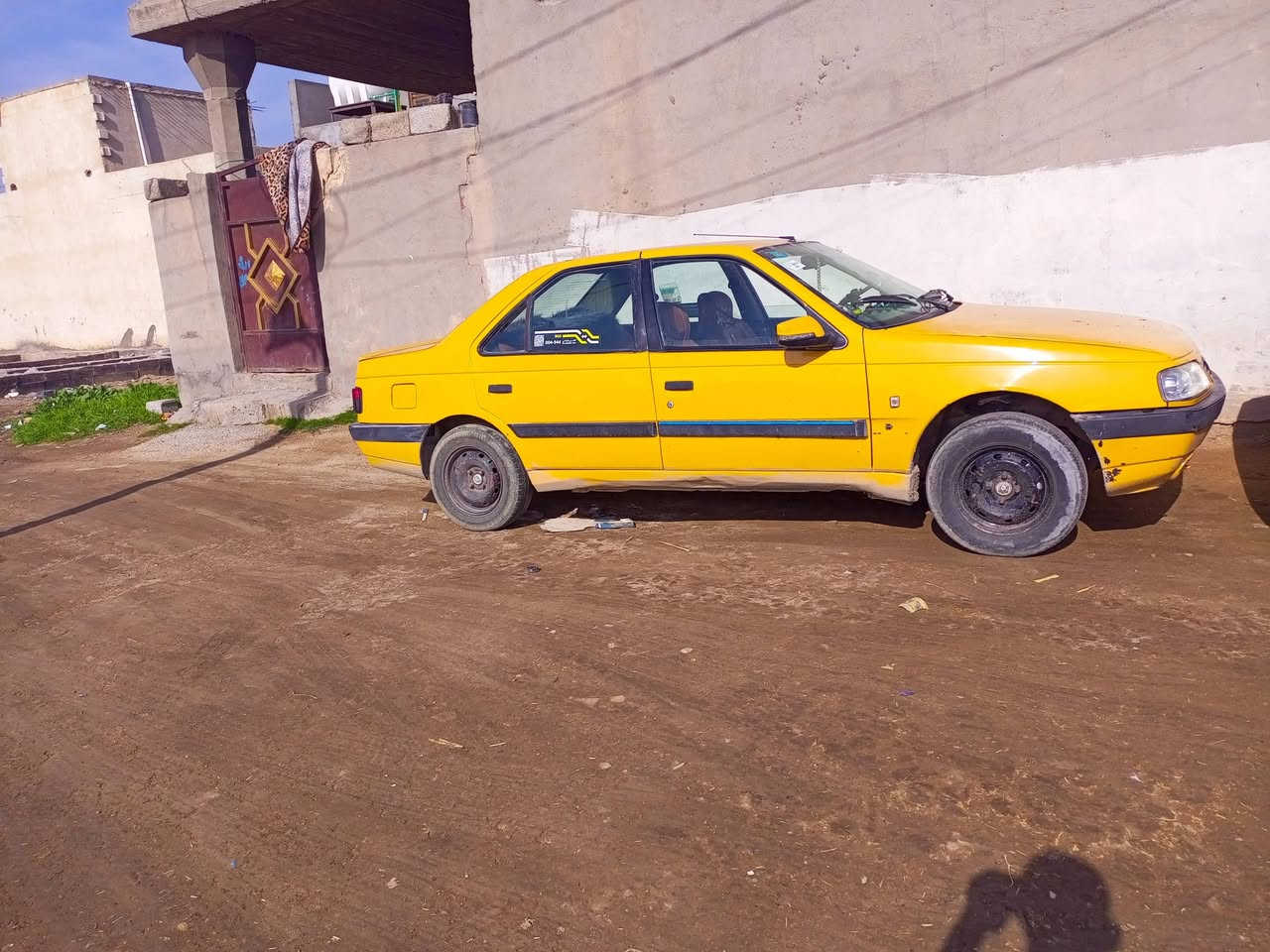 سلام عليكم شباب بيجوو 405
موديل 9 سياره حلوه وكاعده بسمي 
الله شاهد سياره حلوه بس يرادلهه غسله زينه
تحويل ثاني يوم
مصفر هيه وغرامات 
مامطلوبه الف 
مكاني بغداد المدائن 
***********
السعر 28بيهه مجال
