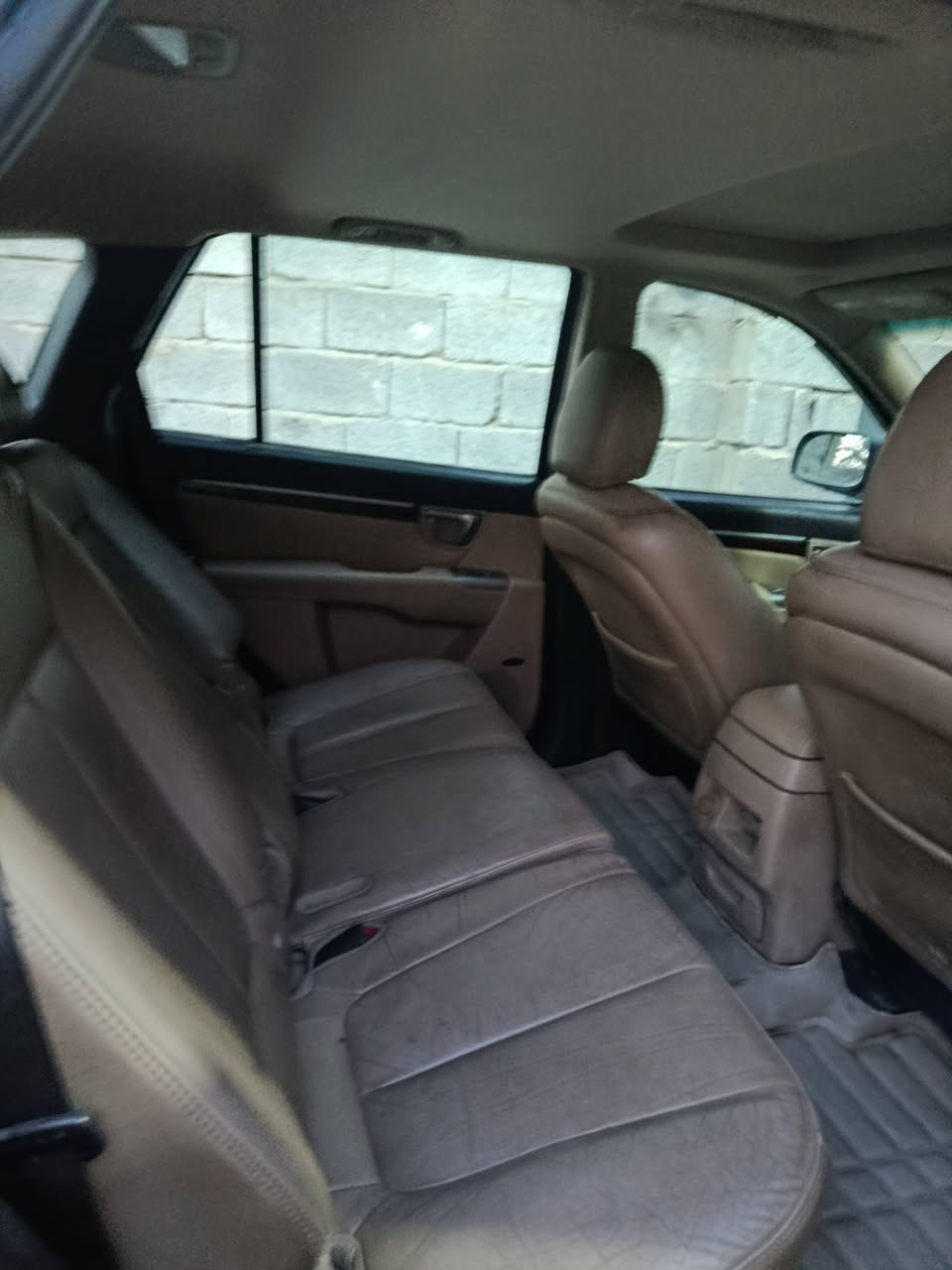 سنتافي 2012 امريكي بيعه صبغ فقط جاملغ امامي بدون دواخل مكينه 6سلندر  ماشيه . 98 الف . مواصفات فتحه سقف. .. جلد.  كشن كهرباء . نظام ECO   . مانع انزلاق . تحكم  جهتين .  تبريد شاشه . تدفئه كشنات . نظام نزول منحدرات . سماعات انفينيتي  رقم بغداد . جاهزه  مكينه وكير.  وتبريد  وتدفئه .  السعر . 143$  مكان السياره . كربلاء . للاتصال  ***********
