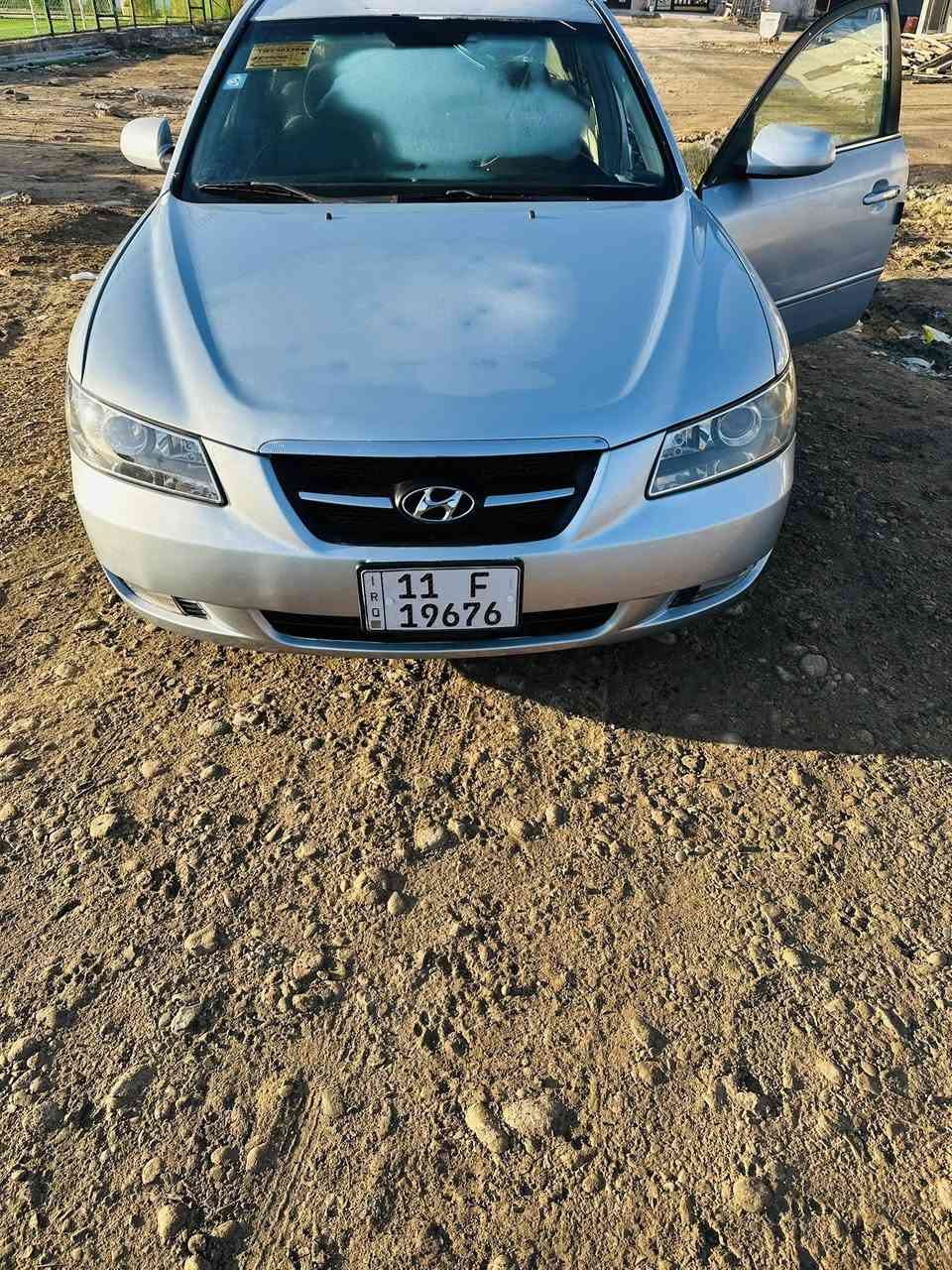 السلام عليكم من رخصة الادمن عدي سوناتا 6 سلندر 2006 رقم بغداد باسمي كير ومحرك جديد وضفيرة وتخم تاير تدفئة وتبريد كلشي بيها شغال من غير نقص عنواني ديالى بعقوبة 
 السعر 88 وبيها مجال حك الجية 
***********
