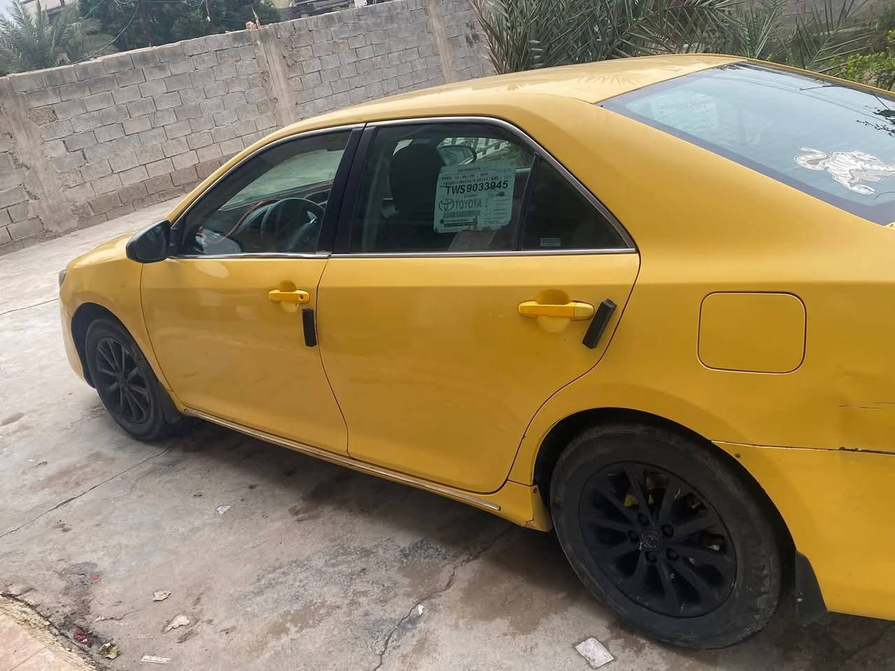 سلام عليكم كامري ١٣ لبيع سياره مرتبه وجاهزه لشغل بيه جملغ خلفي بدون دواخل  سياره بيه طبه بل كير بصيطه   لستفسار ولتصال ***********.  سعر 105 وبيه مجال
