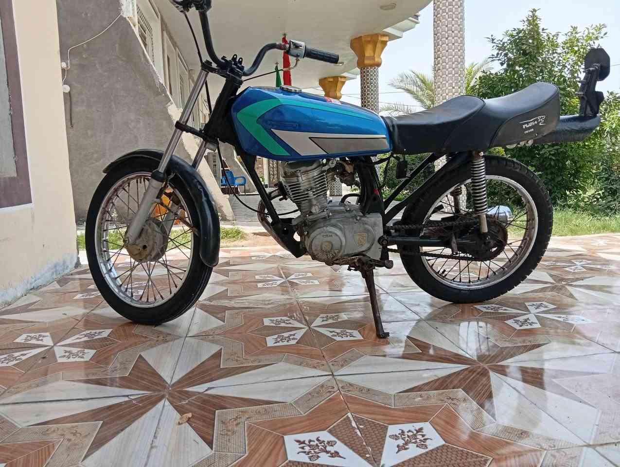 للبيع مكفول 
سعر 
بلاش بلاش بلاش........175
وبيه مجال قليل 
مكاني بابل سده الهنديه قريه 5 بل مهناويه 
***********
