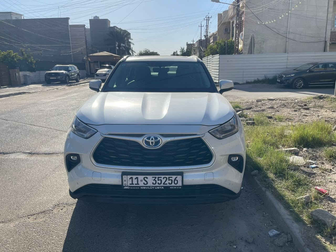 السلام عليكم 

تيوتا هايلاندر موديل23 هايبرد محرك ٢٥٠٠ 

خليجي ساز  

رقم بغداد مشروع وطني 

٧ راكب كشن متصل 

المواصفات معروفه 

تحكم ستيرن 

تحكم اوتو جميع النوافذ

شاحن USB عده مخارج امامي وخلفي 

تبريد ٣ قطع تحكم امامي خلفي 

ثلاث انضمه قياده ايكو وعادي واسبورت 

تحكم مري جانبيه

حساسات مري جانبيه 

دخول ذكي 

لايت زينون 

جنطه كهرباء 

وهواي مواصفات   ماشيه 70

 مكان سياره بغداد /

للاستفسار 

0781 321 5576‬
