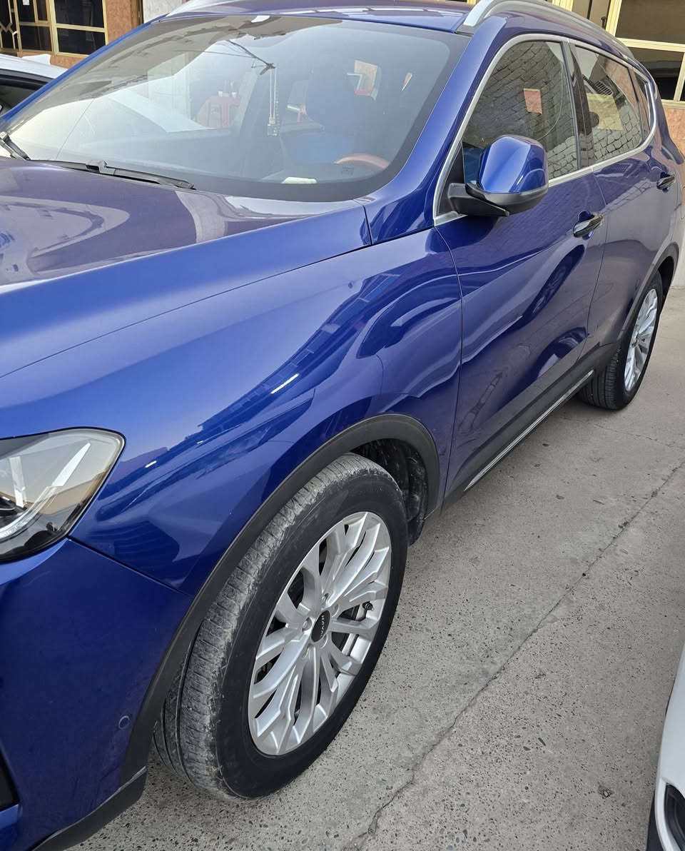 سياره للبيع هفال h6  موديل 2020 صبغ جاملغ صبغ بدون دواخل سياره  ماشي 136  عليها غرمات 20  ورقة ينزل من سعرها  شرط تحويل ثاني يوم  سعر  125  مجال عنوان زاخو  على واتساب 009647504585985
