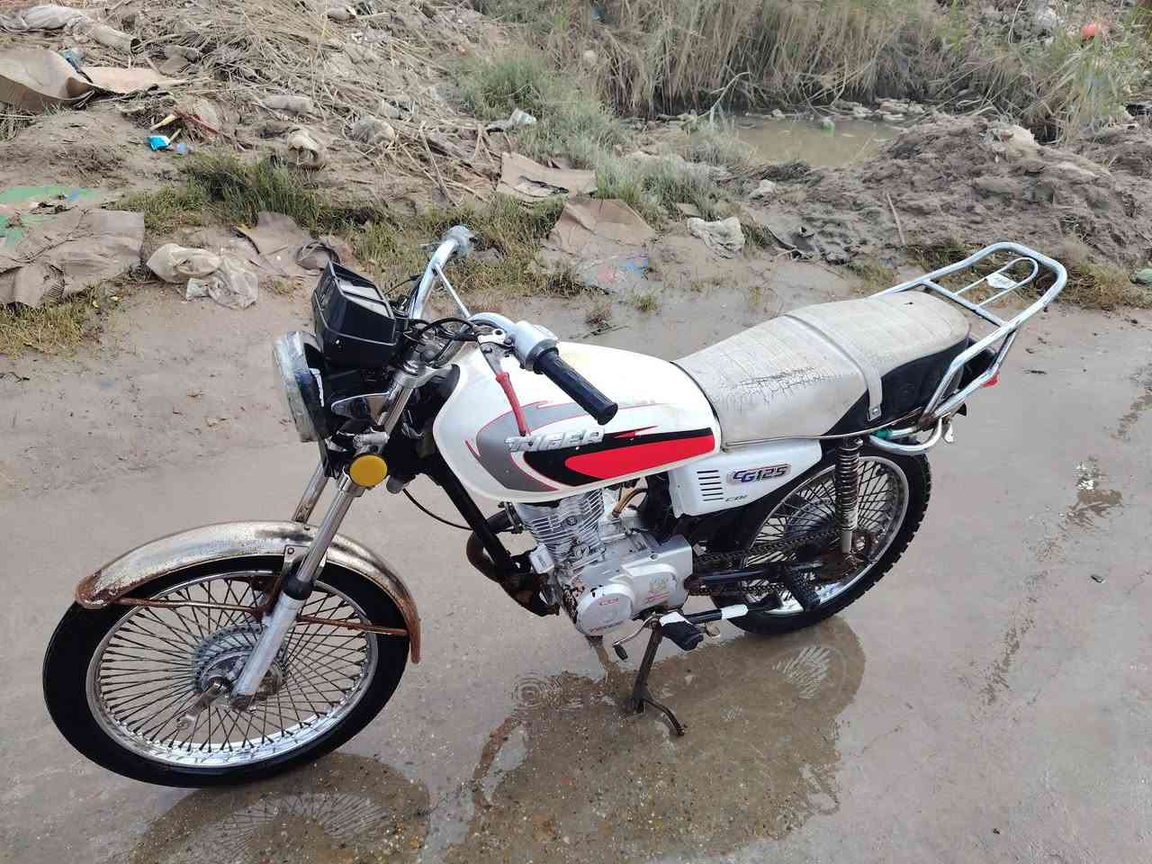 السلام عليكم دراجة للبيع موديل ٢٠ ارواق اصولي السعر ب٤٠٠ وبي مجال مكاني مسيب ***********
