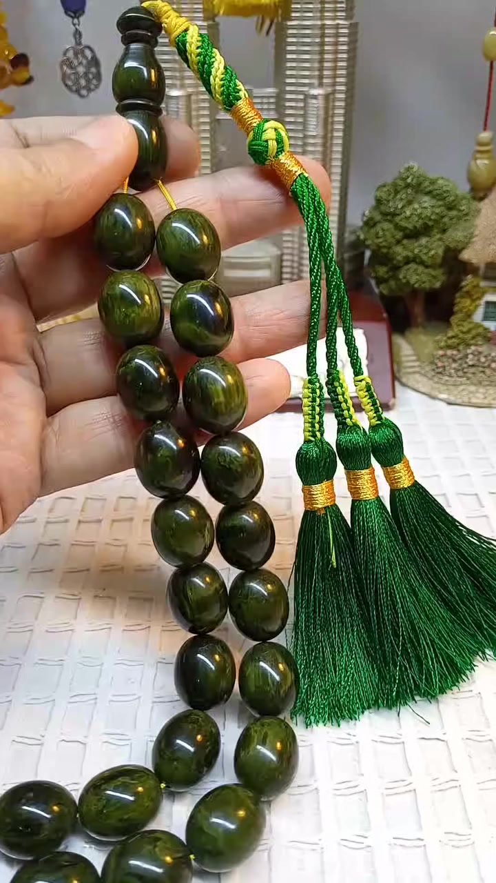 السلام عليكم
عروض رمضان 
مسباح سندلوس قديم بيض حمام طحلبي أو عگروگي جراخة اسطه كركوشه خليجي قطعه خامه وفخامه شرط صلابه وطكه وملمس ناعم واجمل من الصور
الوزن 82 غم القياس 14 * 17 العدد 33 خرزه 
السعر 25 الف شامل التوصيل السعر قطعي لطفا


**إذا كنت صاحب هذا الإعلان وتريد حذفه لأي سبب، رجاءا أرسل رسالة إلى الدعم الفني**