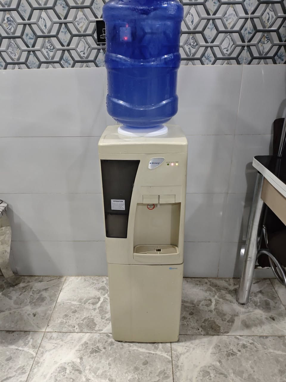 براد نضيف حار بارد شرط الشغل وبي ثلاجه جوه مكان الاسكان الصناعي شراي خاص


**إذا كنت صاحب هذا الإعلان وتريد حذفه لأي سبب، رجاءا أرسل رسالة إلى الدعم الفني**