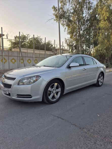 السلام عليكم 

ماليبو ٢٠١٢ فول موصفات فتحة وكشنات جلد 
مسويلها ادامة كاملة 
 
السيارة جديدة وكل نقص مابيها بعدها على وضع الشركة 

بيها صبغ فقط وجة الصندوك مرشوش

محرك ٢٤٠٠ تنفس طبيعي 
سيارة مال جناية 

المكان بغداد الدورة 
السعر ٩٢ 
*********** بغداد
