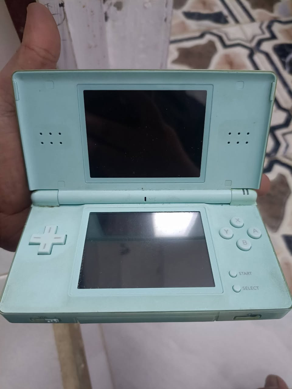 السلام عليكم
للبيع نقص فقط الشاحنة 
وياه لعبة Doqz 
30 الف مكاني بغداد 
ومتوفر توصيل لكل العراق


**إذا كنت صاحب هذا الإعلان وتريد حذفه لأي سبب، رجاءا أرسل رسالة إلى الدعم الفني**