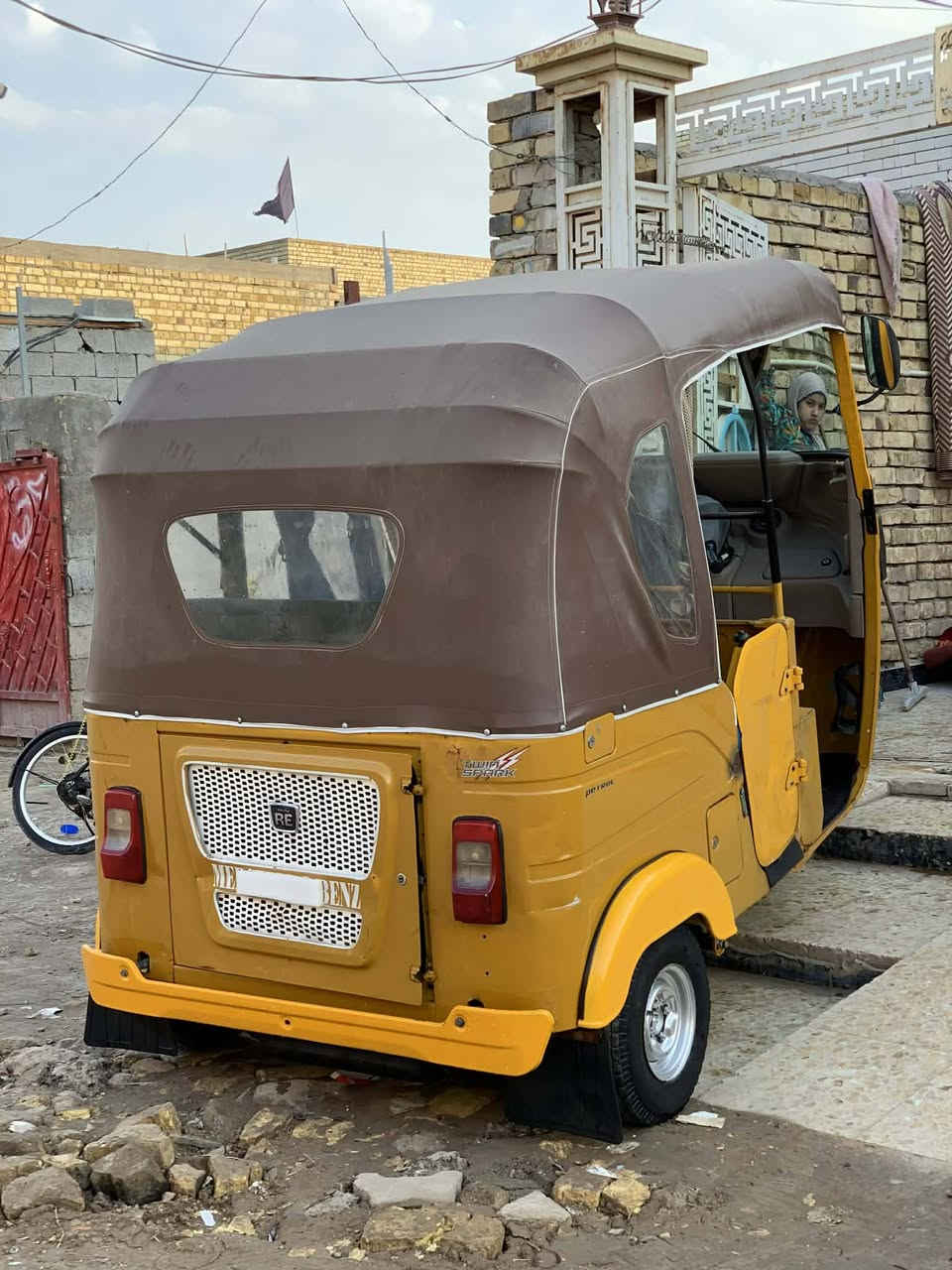 ‏سلام عليكم تكتك للبيع موديل 21 شهر الواحد وكلها شاكر تكتك اوراق مو رقم القشرة مقفولة من المعجون والصباغ بيها بس الدوس معمرة المكان العماره حي العسكري ***********
