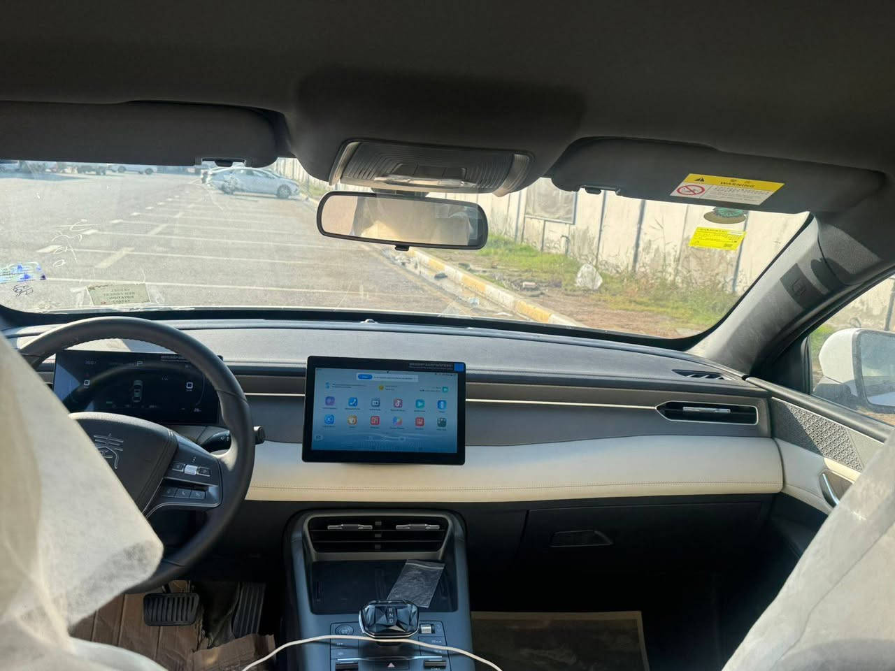 1-بي واي دي گن بلاص زيرو مرقم بغداد كامل

2- موديل 2025

3-لون ابيض والداخل ابيض مرغوب

4-كل اغراضها كاملة من البصمة مع كرت التشغيل الشاحنة والفوم والمثلث 

5-العنوان بغداد للإتصال ***********
