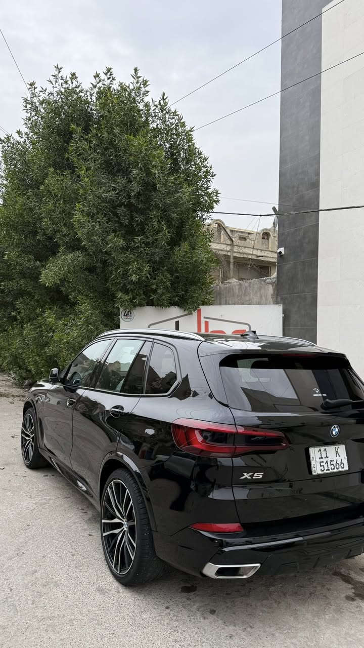 السلام عليكم
بيع او مراوس
BMW X5
موديل ٢٠٢٣
بدون صبغ بدون تبديل 
ماشية ٥٥ 
داخل مميز لون ابيض فوول مواصفات بانوراما جكات ٥ كامرات 
بيها تكحيل بسيط بالجاملغ الامامي الايمن على كد اربع اصابع فقط
السعر ٤٤ الف دولار 
مكاني بغداد العطيفية
للاتصال ***********
