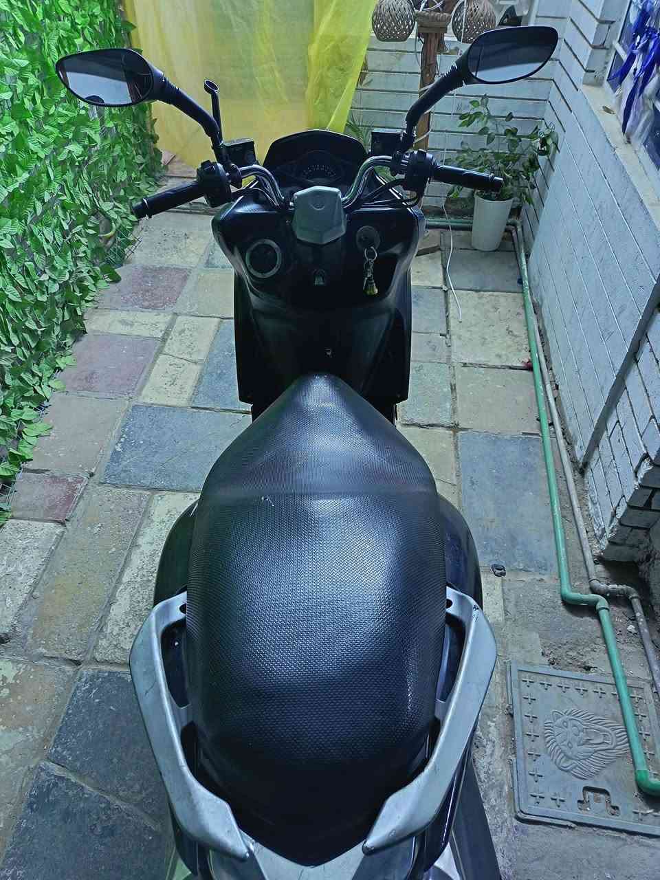 دراجه ماجستا اس حديث
الدراجه كل بطنها جديده ... مكينة كلش جديدة
اسبانه ما فاتحتها
ملف بلادي جديد
سلف بلادي جديد
راديتر بلادي جديد
شلعتها قويه
سلف بسرعه تشتغل
دهن motal
بانزين محسن

900 الف بيها مجال حك الجيه

بغداد
***********
