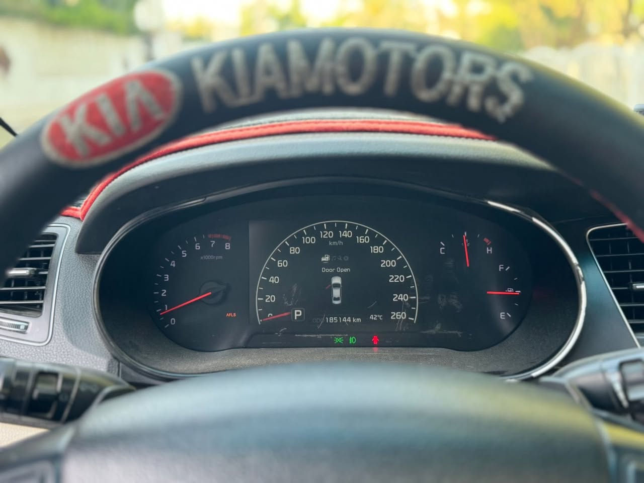 السلام عليكم
كادنزه موديل 2015. فول مواصفات 
رقم بغداد 
موجود سونار مرفق بالصور
ميحتاج احجي على مواصفات 
معروفه كدام العين 
مكان السياره في الانبار الرمادي 

السياره ترهم مراوس حسب القناعه 
الاستفسار على الرقم 
***********
