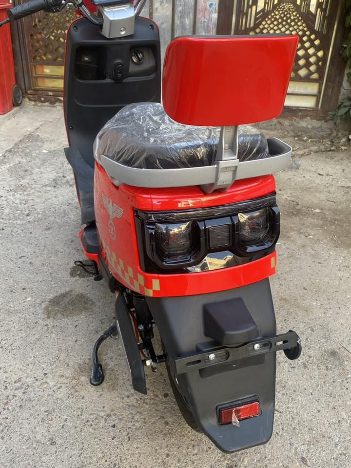 السلام عليكم دراجه شحن

نوع بوليس

لون دم الغزال 🩸

عدد البطاريات 6 كبار

سويجين

بصمات 2

ملف 2000 واط حقيقي

سرعه 80 حقيقي

تمشيك بل شحنه وحده 75 كيلو

          

 رقم ***********

وبي واتساب

السعر550 وبيه مجال
