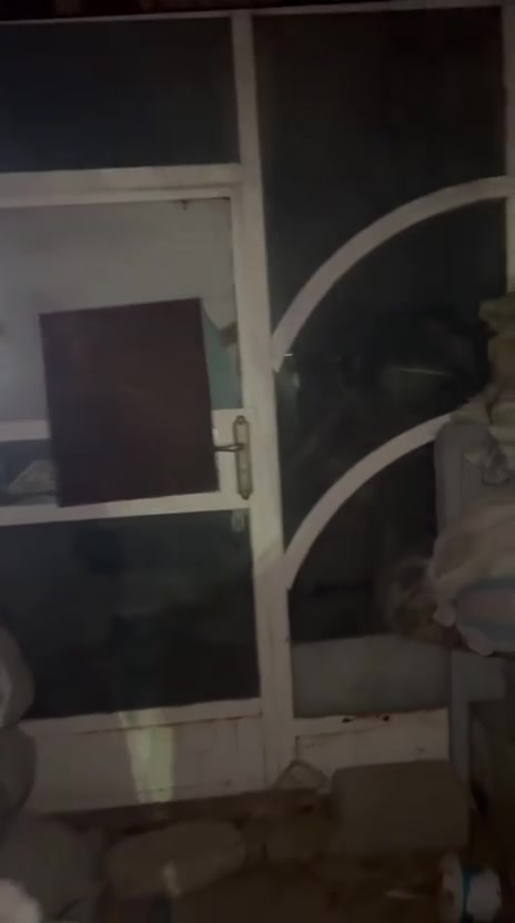 متوفر جام خانه مع سقيفه مع سندويج 3 قطع مع صلايه دجاج للبيع مكان تقاطع النهروان منطقه 9 نيسان ***********
