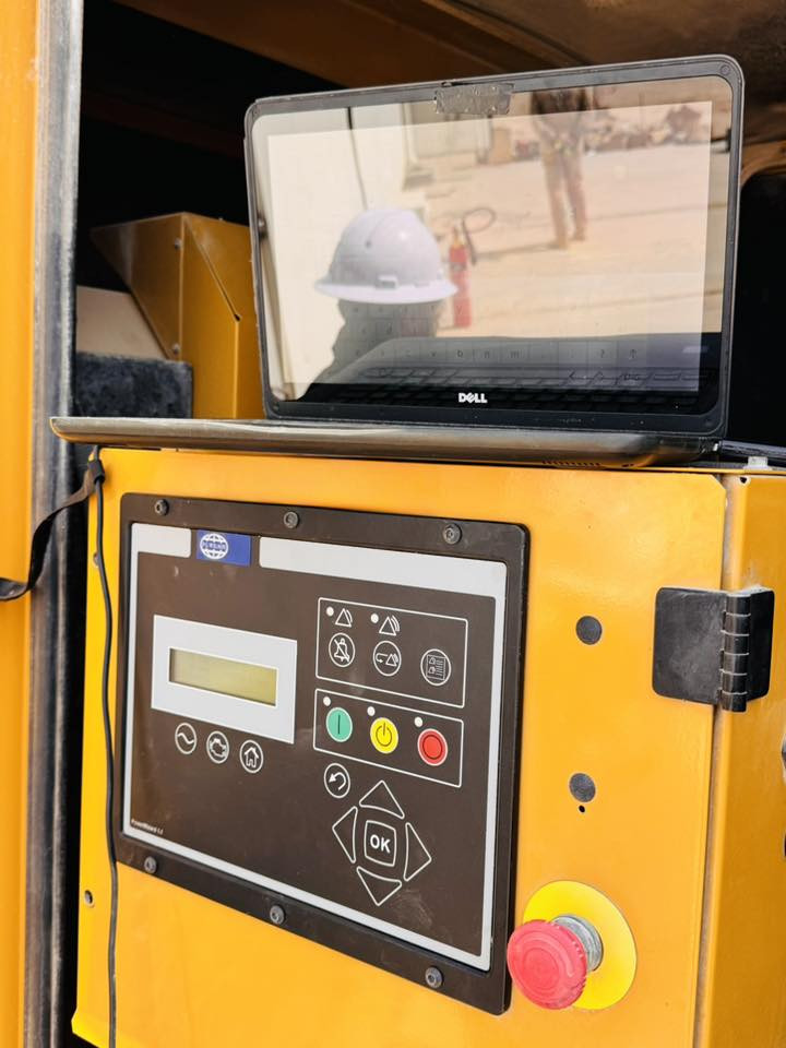 تحية طيبه للجيمع 
جزء بسيط من اعمال مكتبنا في احدى الشركات النفطيه في محافظة البصرة الرميله وتضمن العمل 
تبديل شاشه نوع  #PowerWizard   
1.1
لمحرك نوع كتربلر وتغيرها الى نوع بيركنز 
مع البرمجة وتفعيل جميع الحمايات الخاصه بالمولد 

يتوفر ادينا برمجة وفحص جميع انواع المولدات والمعدات بواسطه الكومبيوتر
مكتب الثقة للخدمات العامة-Trust office for general services


**إذا كنت صاحب هذا الإعلان وتريد حذفه لأي سبب، رجاءا أرسل رسالة إلى الدعم الفني**