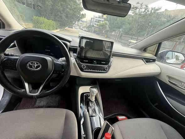 السلام عليكم 
من رخصة الادمن 
تيوتا كورلا 2022 اربيل بأسمي السيارة (مكان السيارة بغداد بلديات) 
 السيارة خليجية SAS فول مواصفات١/١
بانزين 
بصمة
فتحة  
مري شفط 
حساسات امامية
 وحساسات خلفية
قطعتين تبريد
كامرة
شاشة ديجتل حجم كبير 
نظام قيادة (سبورت - عادي) 
ماشية 75 الف 
سعره 175 
سونر مالته مرفوق بالمنشور
رقم ***********
