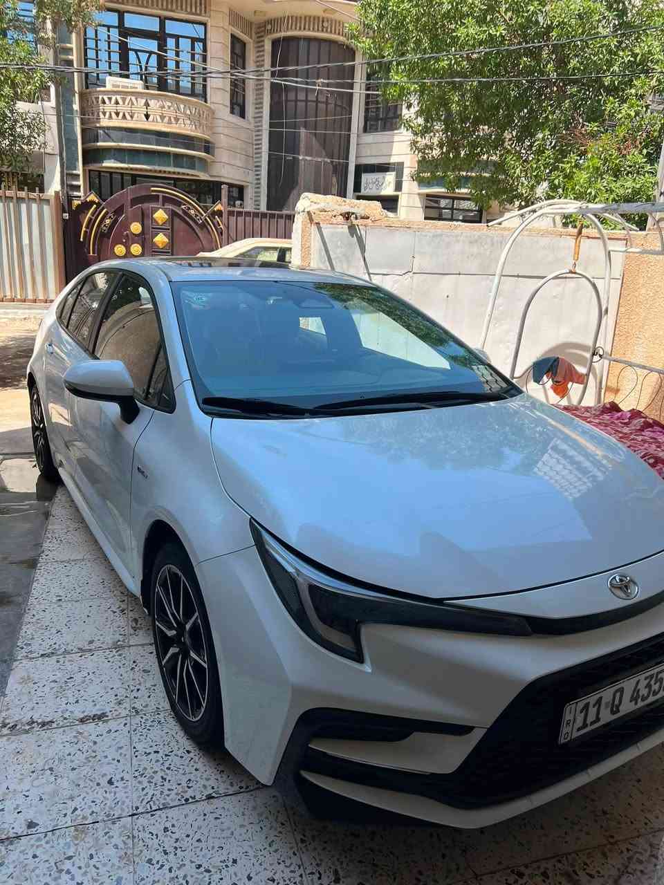 السلام عليكم 
كورلا 2024 هايبرد شكل الأمريكي s فول مواصفات الداخل مشمشي ورصاصي مكفوله عدى رصعه بالجاملغ خلف السايق ماشيه 34 الف السعر 24.400مليون مكان السياره بغداد الغزاليه رقم التليفون ***********

