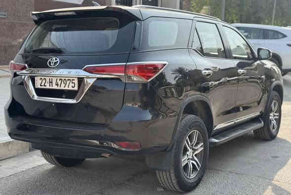 السلام عليكم
تويوتا فوتشنر 2018 خليجي وكالة ساز SAS
محرك 2700 4 سلندر
فور ويل درايف 4*4
تبريد 3 قطع 
7 راكب
رقم اربيل 
(( مكانها بغداد ))
ماشية 225 الف كيلو
( السيارة بيها صبغ جاملغ خلفي ايمن و الباب )

السعر 21,800 $ ( 218 ورقة )
***********
