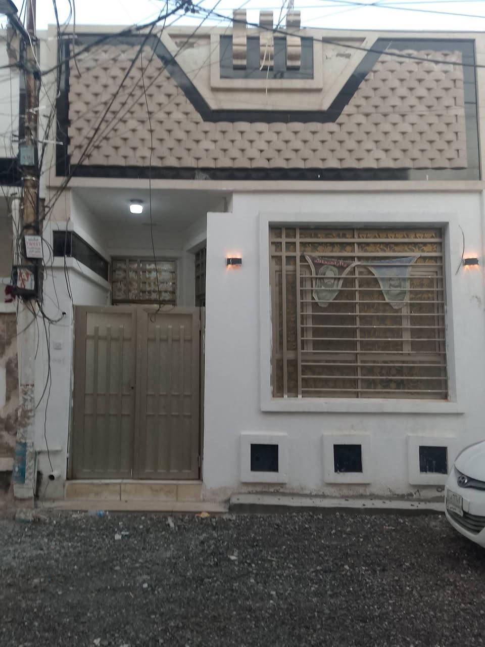 🏠 دار للبيع 
📍 الكاظمية الثانية الطي 
📍 نزال سليم بدايه النزال فرع الثالث 
📐 المساحة:65م
🛏️ صحيات وداخلية فوك وجوه صالة مطبخ حار وبارد هول منور  كبير بيت 🏠 جديد 
🛏️ الطابق الاول غرف نوم 🛌 ومطبخ وصاله وخدمات
طابق ونص
✨دار جديد وموقع ممتاز  👌  بناء 🚧 رفت 
📞 للاستفسار والمراسلة ‭***********
