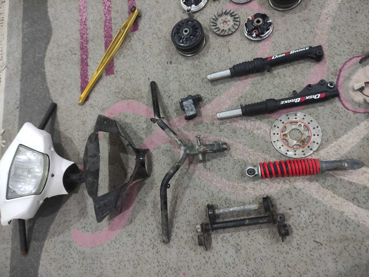 غراض للبيع  كلجات ضفيره ستيرن راس مضلع حديث كلهن حاويه توصيل موجود


**إذا كنت صاحب هذا الإعلان وتريد حذفه لأي سبب، رجاءا أرسل رسالة إلى الدعم الفني**