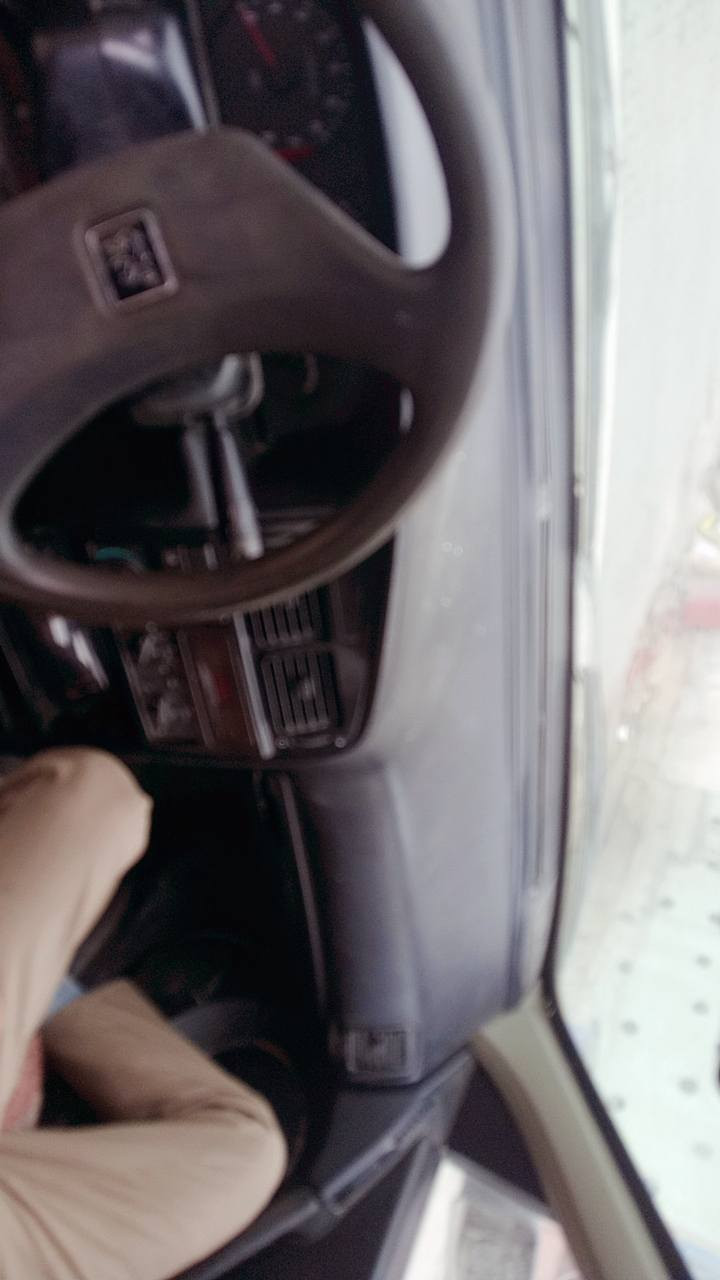 سلام عليكم سياره بيجو نضيفه ٤٠٠٥ سياره خير من الله كفاله من صبغ وضربه كير ومكينه مامفتوحات بيه دوس وبطاين خياسات قليل بسمي سياره رقام انكليزي موديل٩ سعر٣٥ وبيه مجال الطيبين لعنوان بغداد مدينه صدر رقم لهاتف ***********
