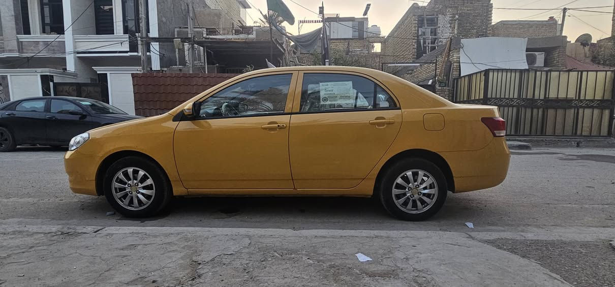 السلام عليكم بيوايدي جي ثري كير عادي موديل 13رقم بغداد انكليزي السياره مكفوله عده الدواير الخلفيه ولباب الخلفي  موضحه بل صوره فقط كير محرك تبريد صدر امامي خلفي تخم تاير كله  جديد السياره ماشيه 100حقيقي مصفره هيئه وغرامات بسمي مكان السياره بغداد الشعب السعر 62 وبيه حك الجيه ***********
