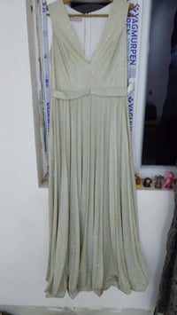 ملبوسات • مستعمل ساعة واحدة