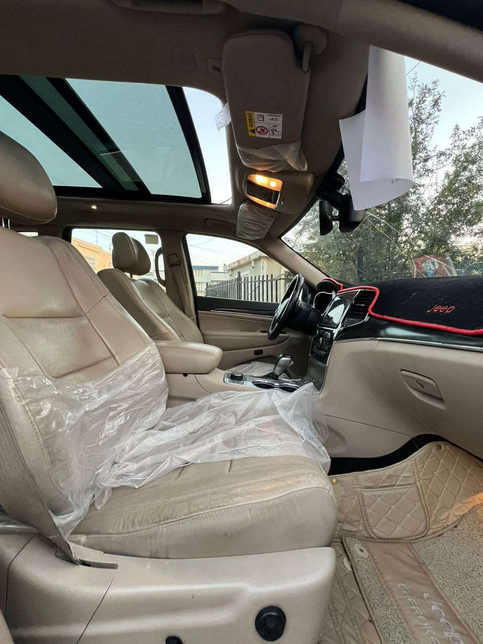 کوردی 

جێپ گڕاند شیڕۆکی 
مــــــۆدیل ؛ 2019 خلیجی 
کلین ، بێ سبووغ 
بێ ناو گرتن ، بێ ئێڕاگ 

ڕۆیشتن 118 km 
مەکینە V6 نەکرایتەوە 
مواسفات لیمتید فوول 
دەبڵ ئەکسڵ ماوس 4×4
سندوق شەفت 
کوشین جلد و خەزن 
ناو زەرد ، شاشە ئەلکتڕۆنی

نــــــرخ 25900$ 
تەنها فرۆشتن گۆڕینەوە ناکا

عربي 

جیب كراند شیروكی 
مواصفات لیمتید 
مـــــــودیل ۲۰۱۹ خلیجی 
صندوق شفت ، دبل آكسل ماوس 4×4 
دواخل ٲصفر ، كوشن جلد و خزن ، شاشة الكتروني 

كلین ، بدون صبغ ، بدون حادث ، بدون دواخل ، بدون آیرباك 

ممشي 118 km 
محرك V6 

سعر  25900 $ 
فقط بیع أربيل, العراق


**إذا كنت صاحب هذا الإعلان وتريد حذفه لأي سبب، رجاءا أرسل رسالة إلى الدعم الفني**